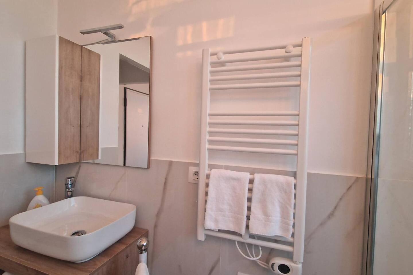 Cozy Flat For Vacation& Business In Famagosta Area Appartement *