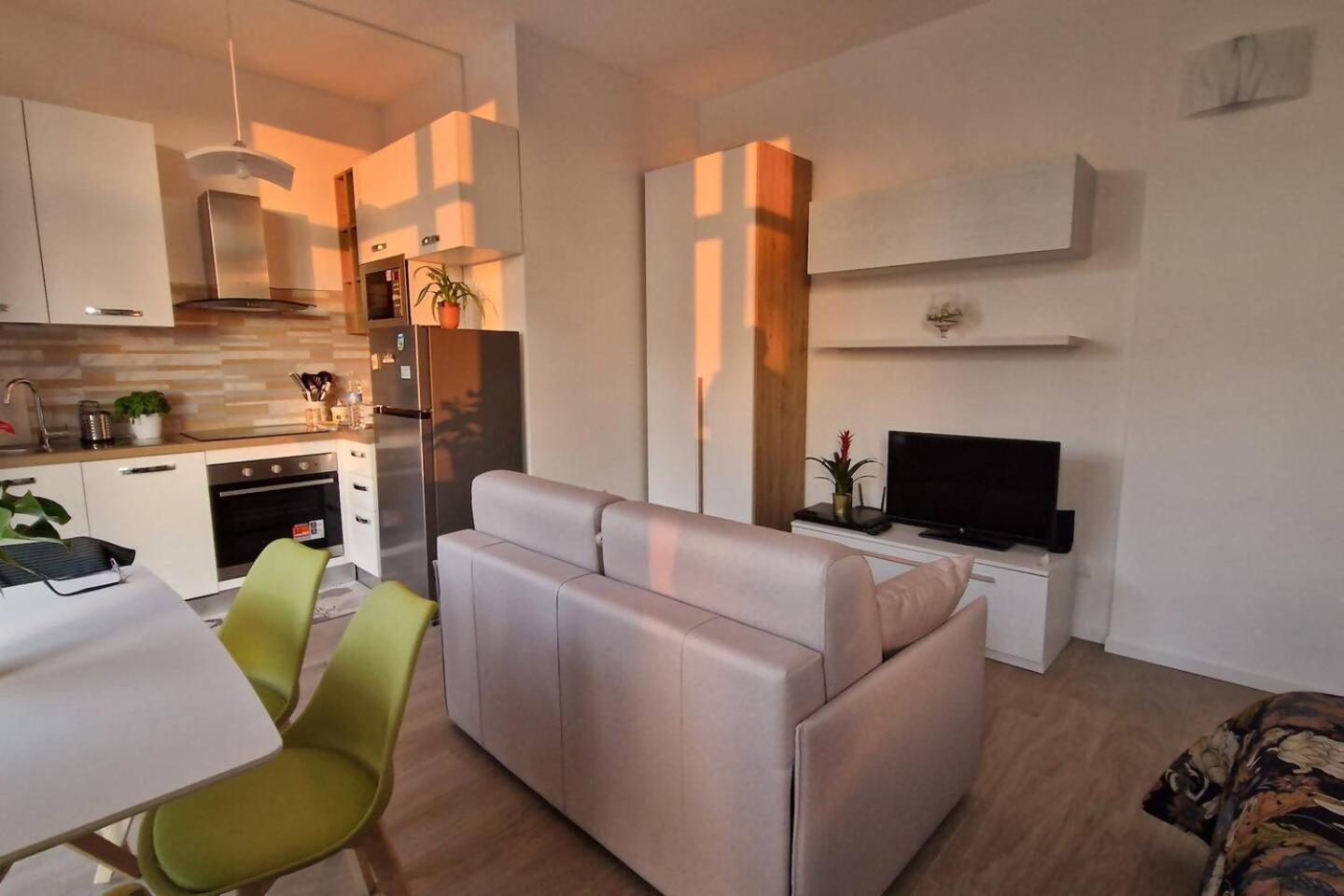 Appartement Cozy Flat For Vacation& Business In Famagosta Area Milan